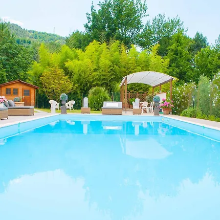 Family Close To Beaches And Lucca Holiday home *