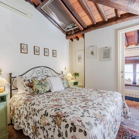 Family Close To Beaches And Lucca Holiday home Camaiore
