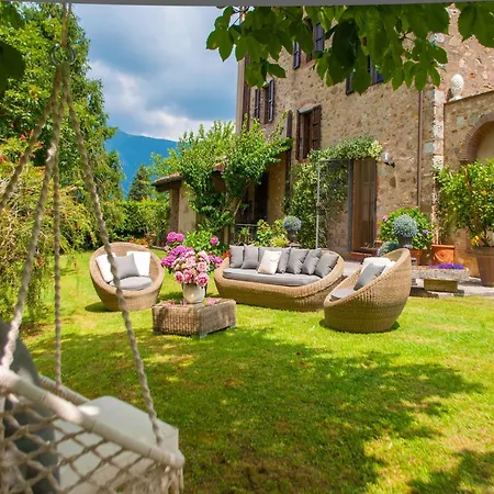 Family Close To Beaches And Lucca