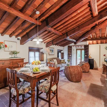 Family Close To Beaches And Lucca Holiday home *