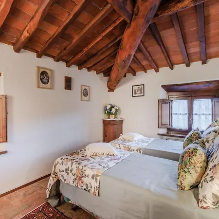 Family Close To Beaches And Lucca Camaiore