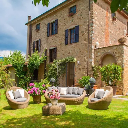 Family Close To Beaches And Lucca Camaiore